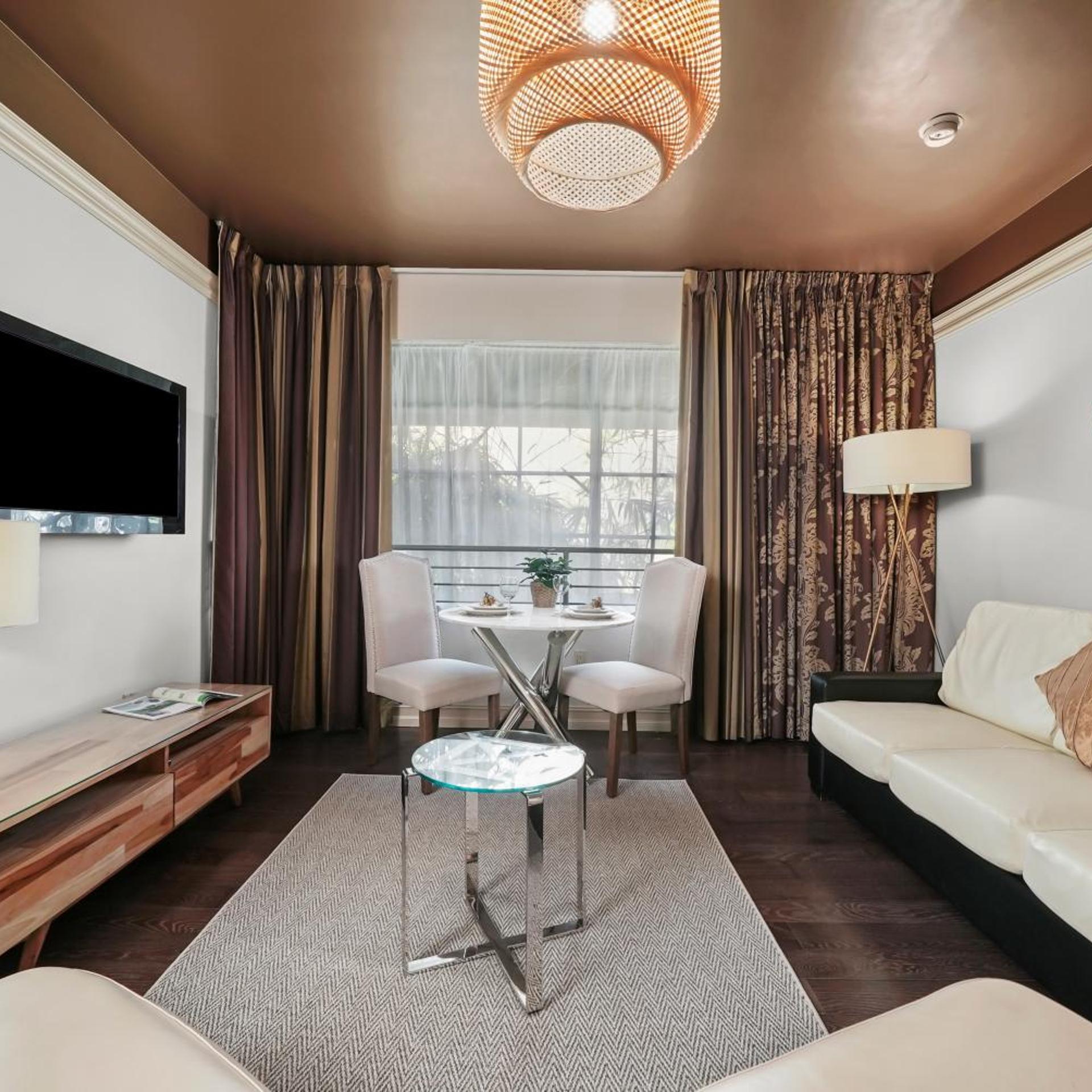1 Bedroom, Suite, 2 Queen Beds, Riviera Suites South Beach 8/10