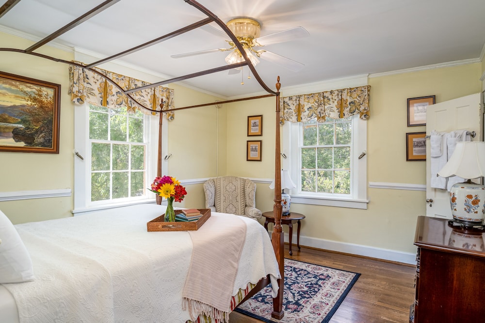 Cedars of Williamsburg Bed & Breakfast 5/50