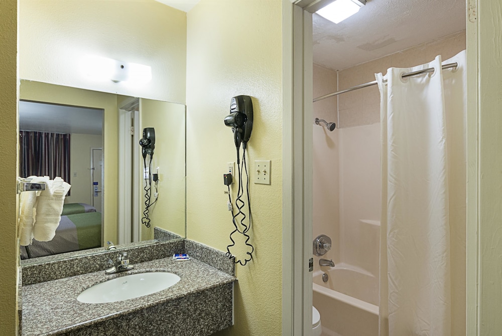 Motel6 Livingston, TX 46/53