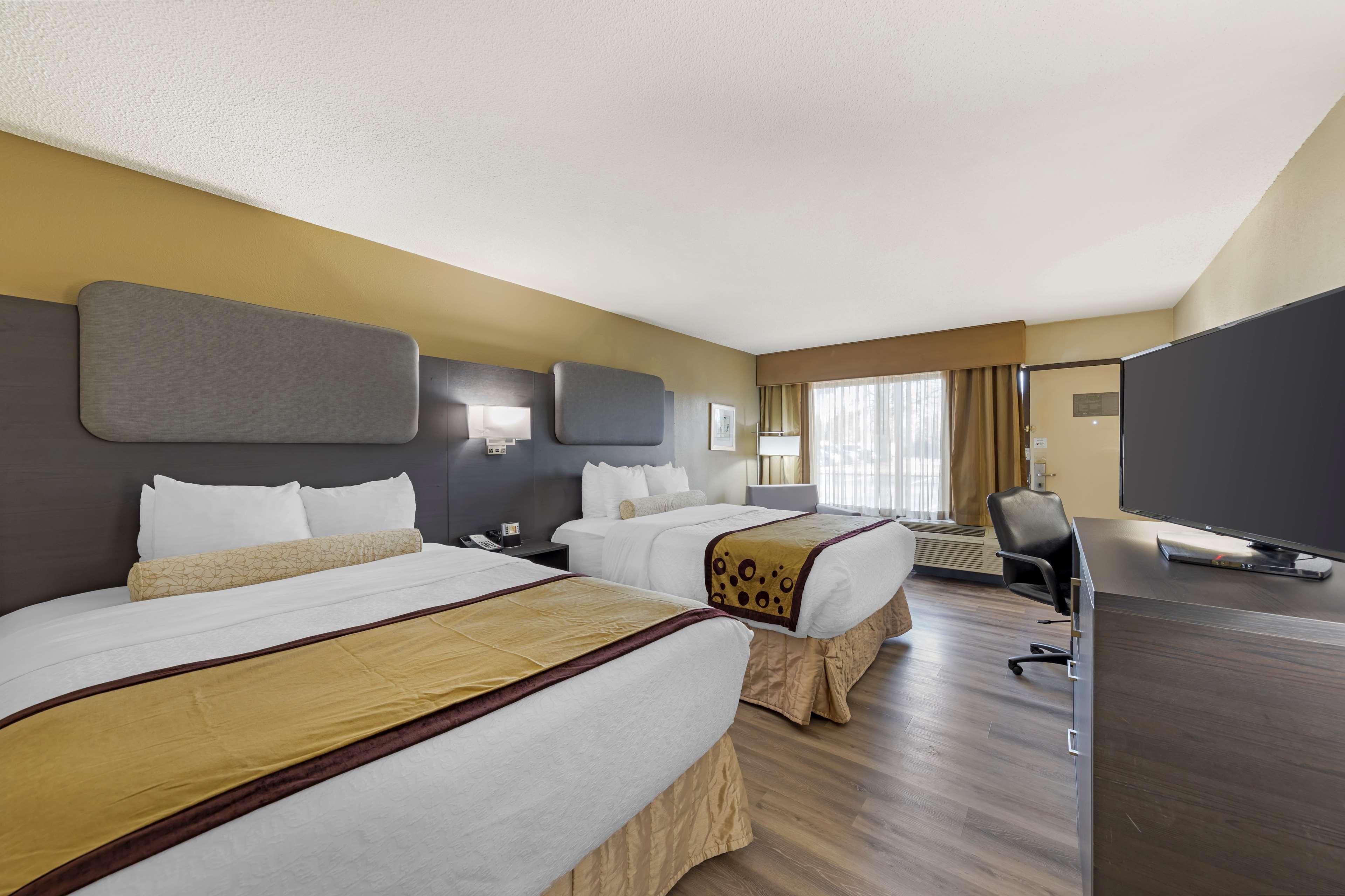 Room, 2 Queen Beds, Exterior Entrance
