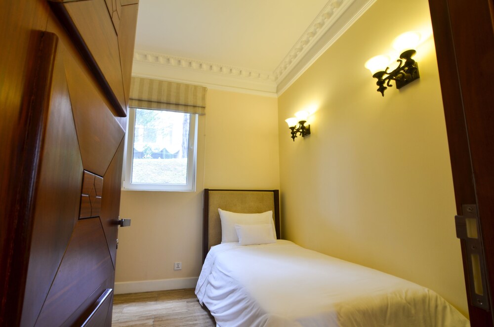 2 Bedrooms, Eden, Family Suite, Villa, 1 King and 1 Single Beds, Garden View