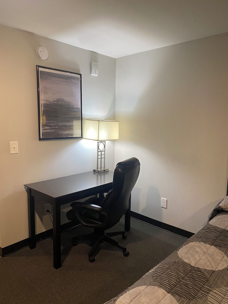 WoodSpring Suites Atlanta Airport 44/56
