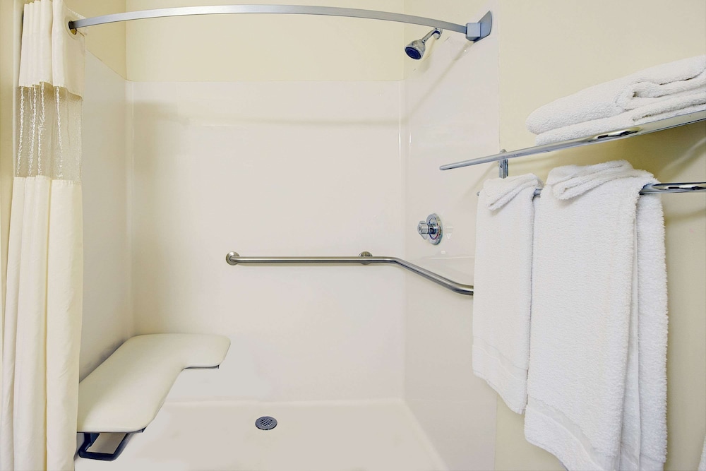 Travelodge By Wyndham St Louis 15/19