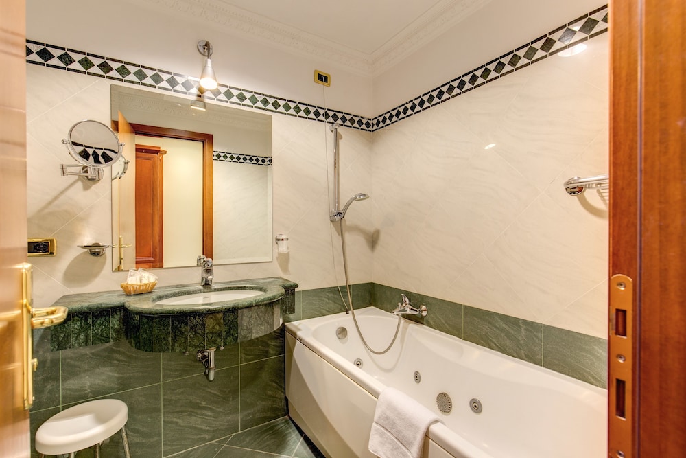 Hotel Contilia 63/66