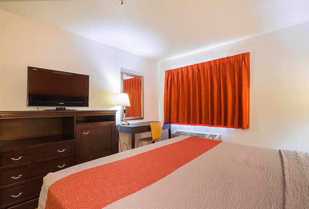 Motel6 Waterloo, IA - Crossroads Mall - Cedar Falls 21/49