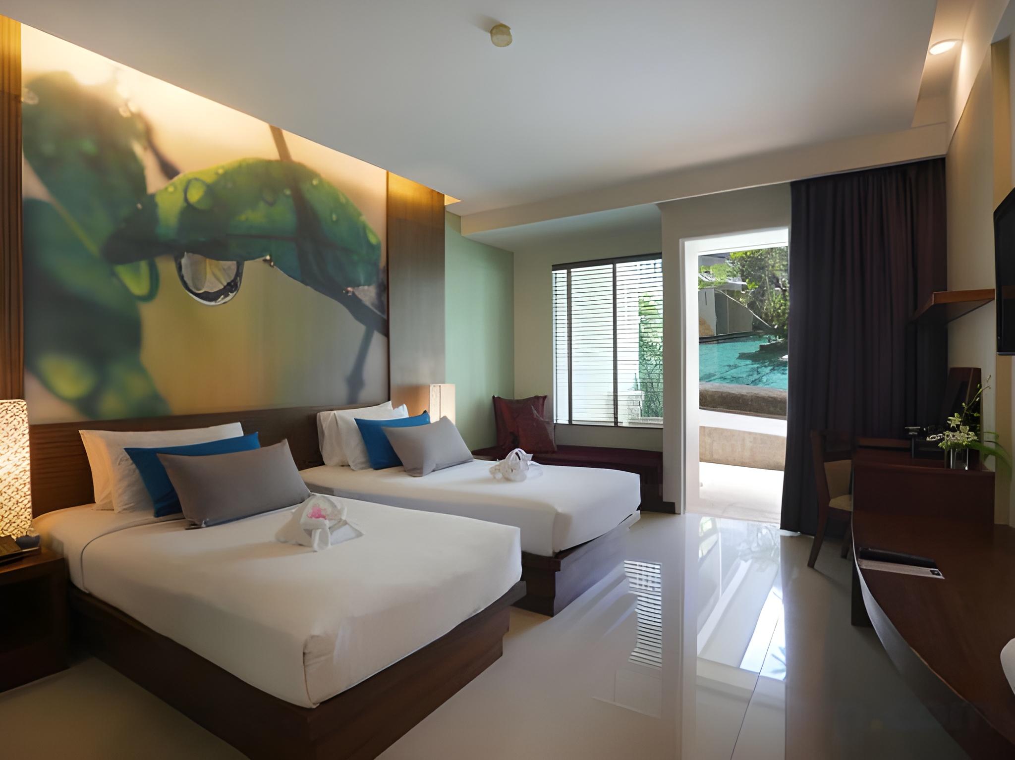 Deluxe, Double or Twin Bed, Pool Access