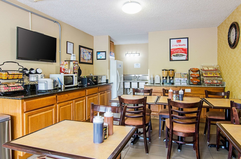 Econo Lodge Lynchburg, VA 31/50