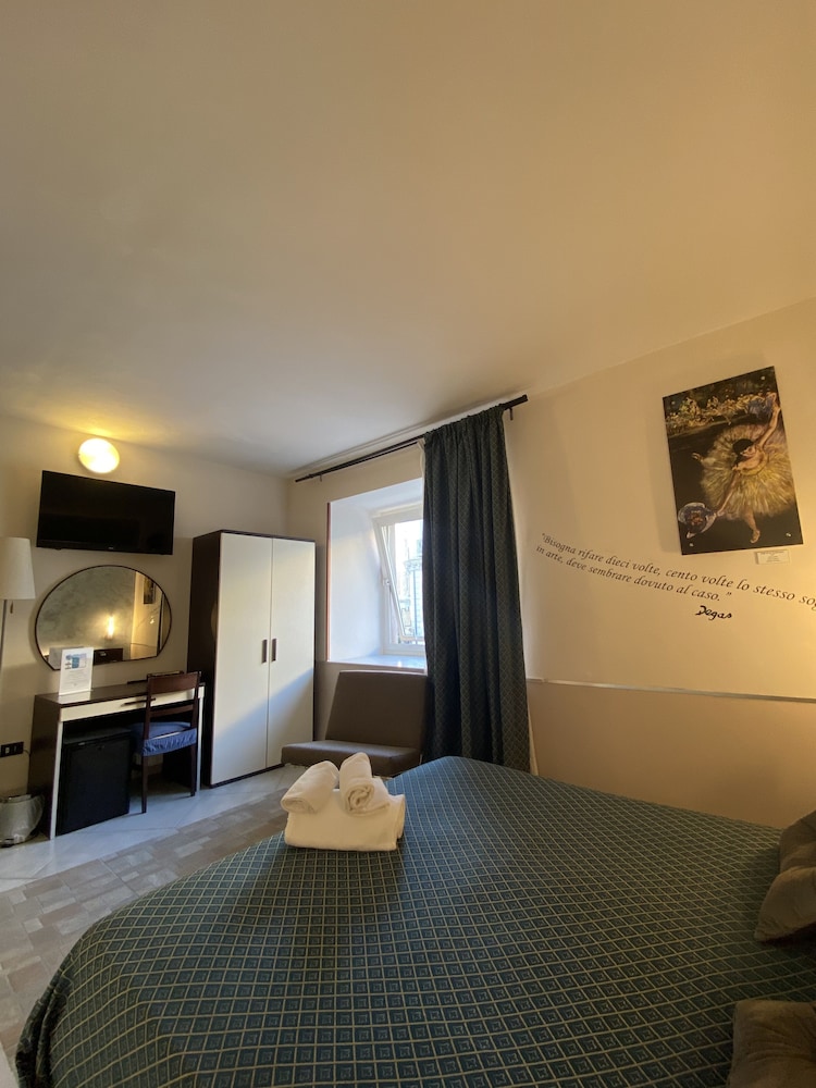 Hotel Maison Degas 33/67