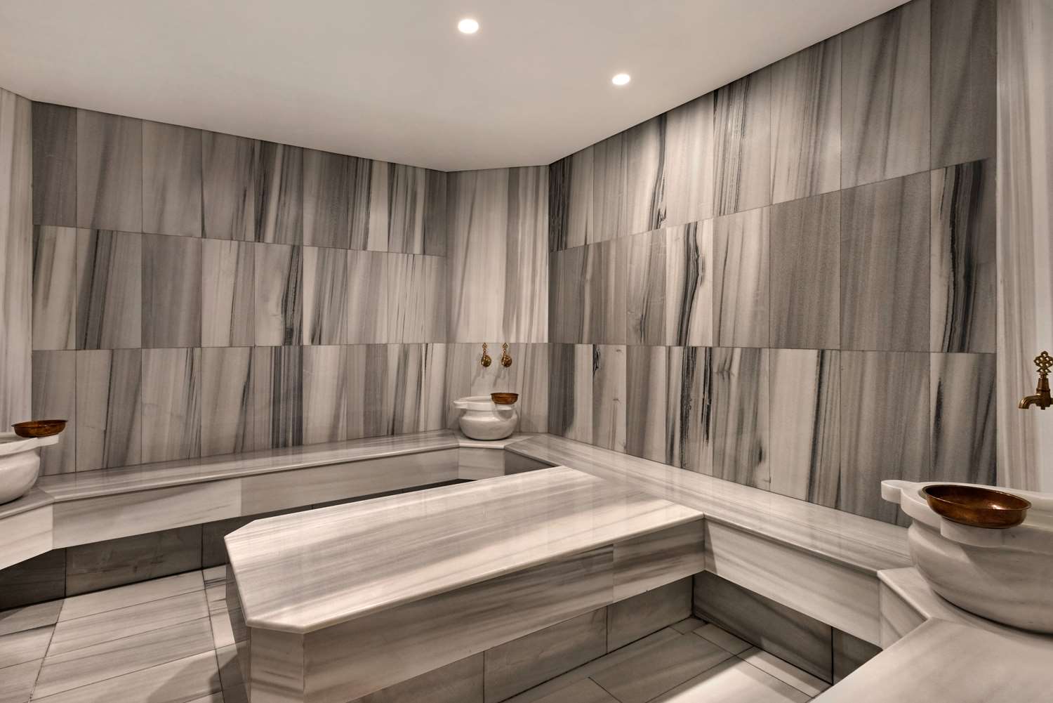 Wyndham Grand Tbilisi 35/53
