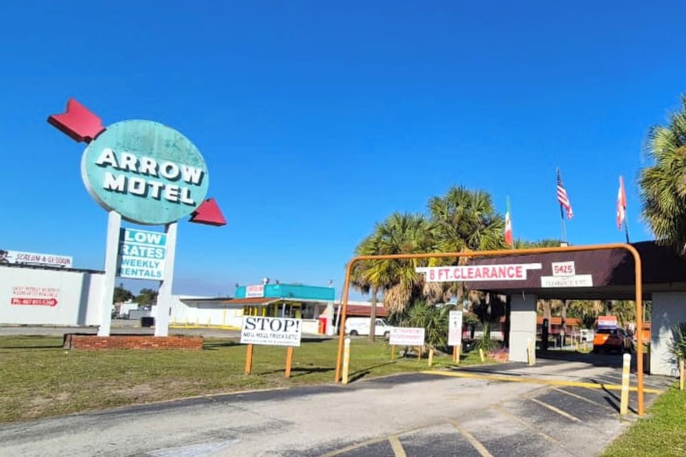 Arrow Motel by OYO Near Downtown 8/49