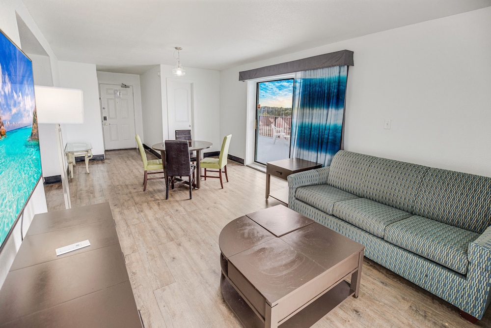 Tropical Seas Hotel 28/49