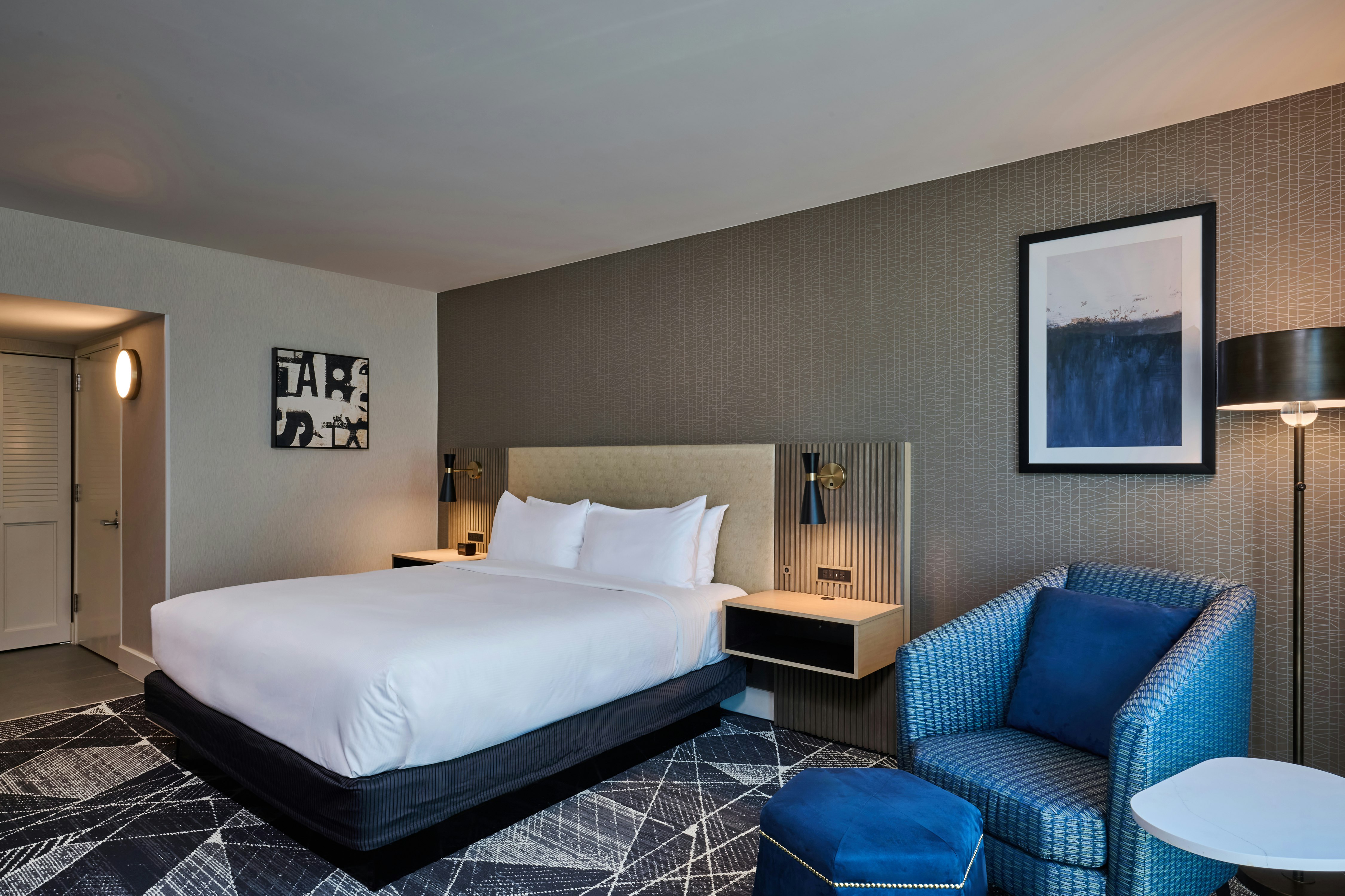 Garden, King Bed، Doubletree By Hilton Newark Fremont 3/7