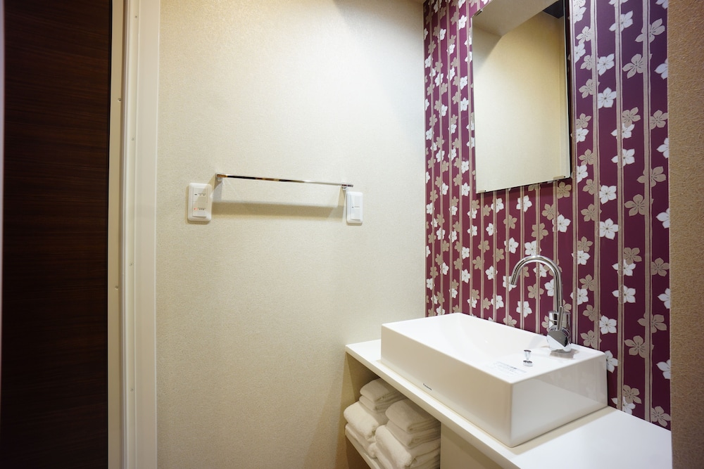 RoNa Hotel 20/25