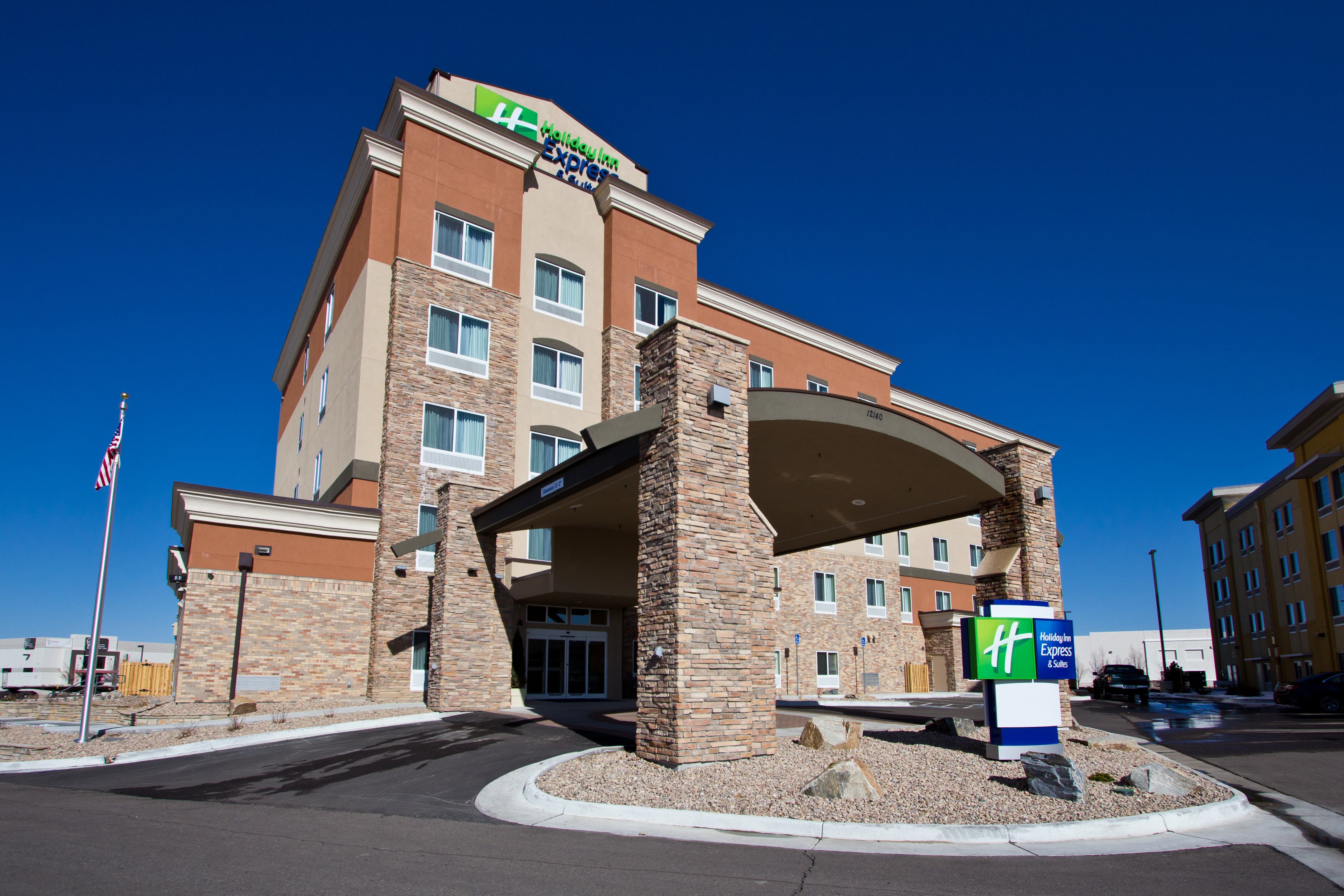 Holiday Inn Express Hotel Suites Denver East Peoria Street 57/59