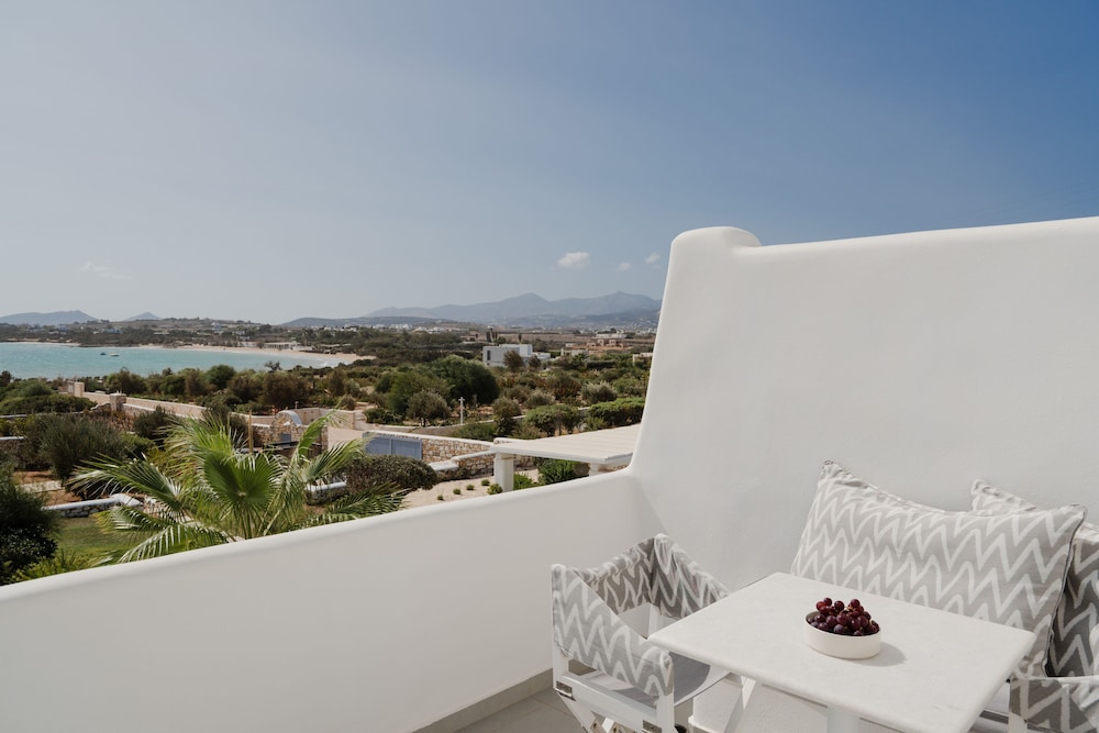 White Dunes Luxury Suites 46/50