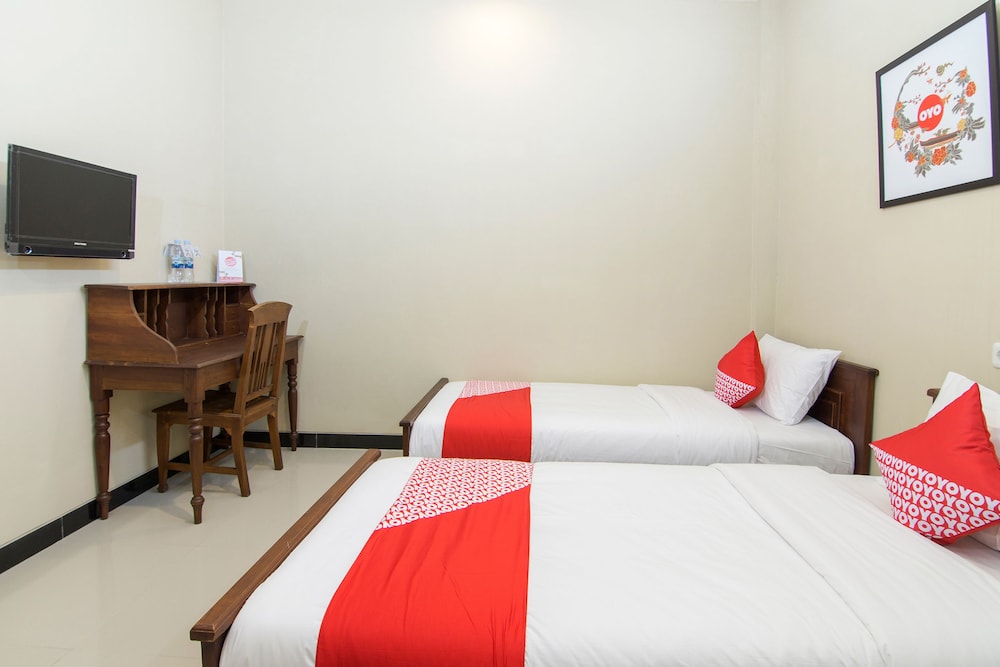 OYO 890 Dewi Fortuna Guest House 13/26