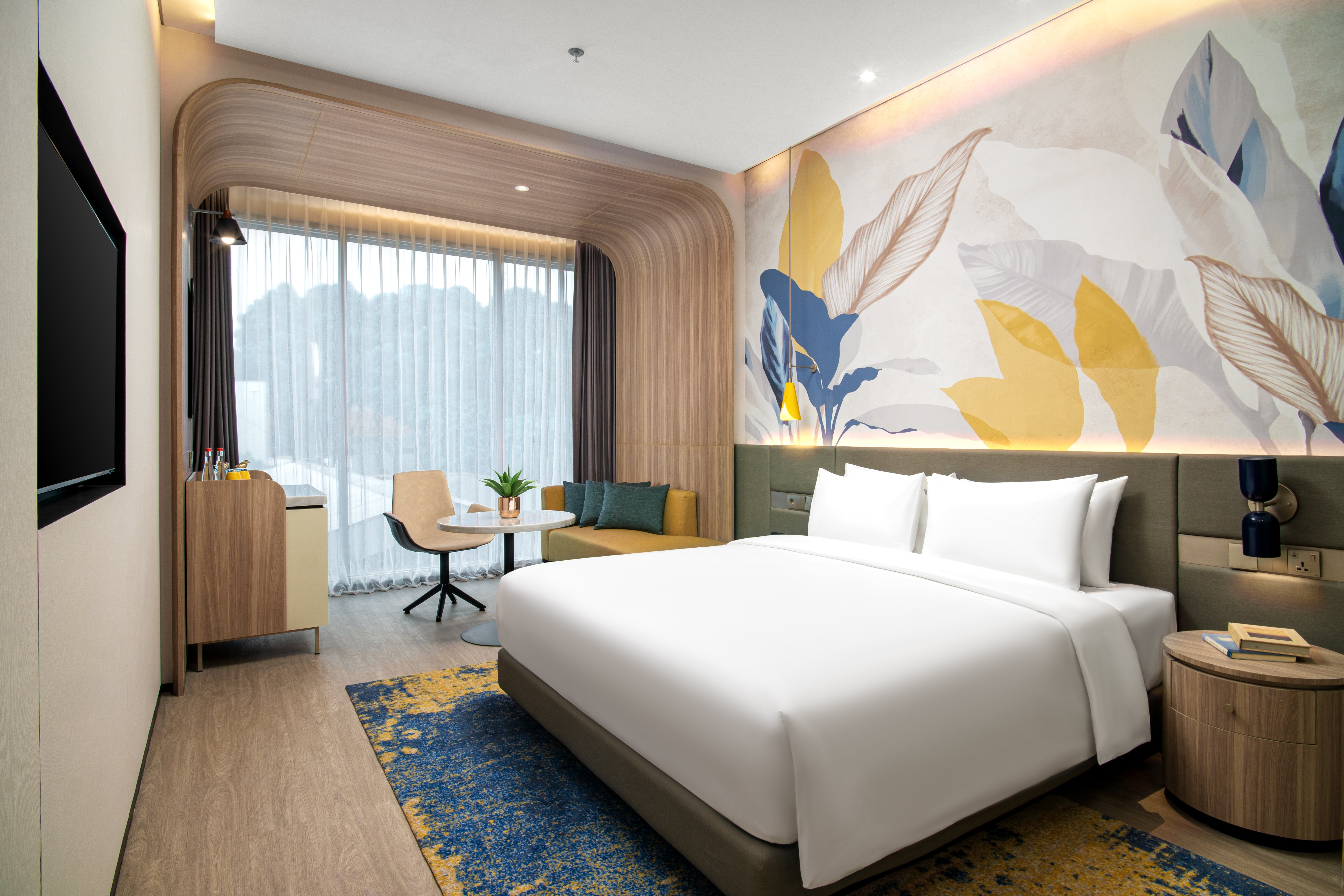 Deluxe, King Bed