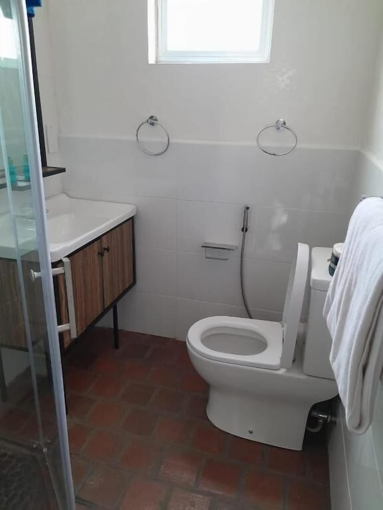 Woodmere Serviced Apartments 50/50