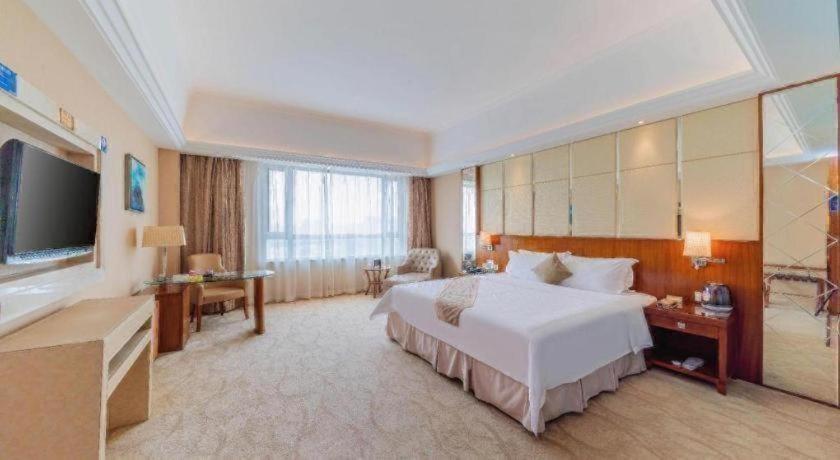Regency Hotel 24/56
