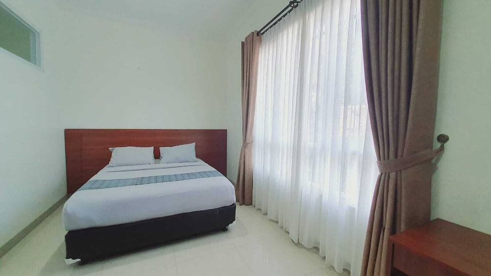 Aries Biru Hotel and Villa 18/49