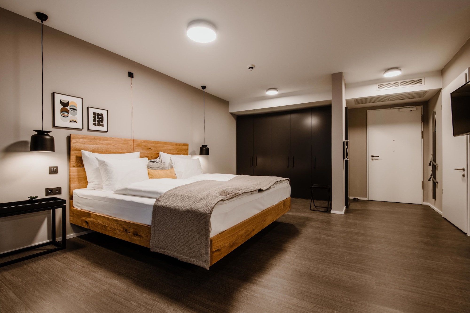 1 BEDROOM, EXCLUSIVE, PREMIUM, DOUBLE BED