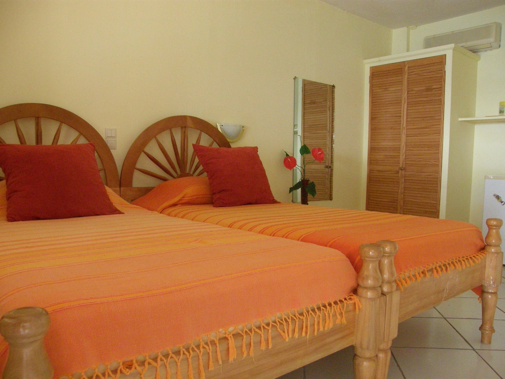 Tamarind Tree Hotel and Restaurant 8/50