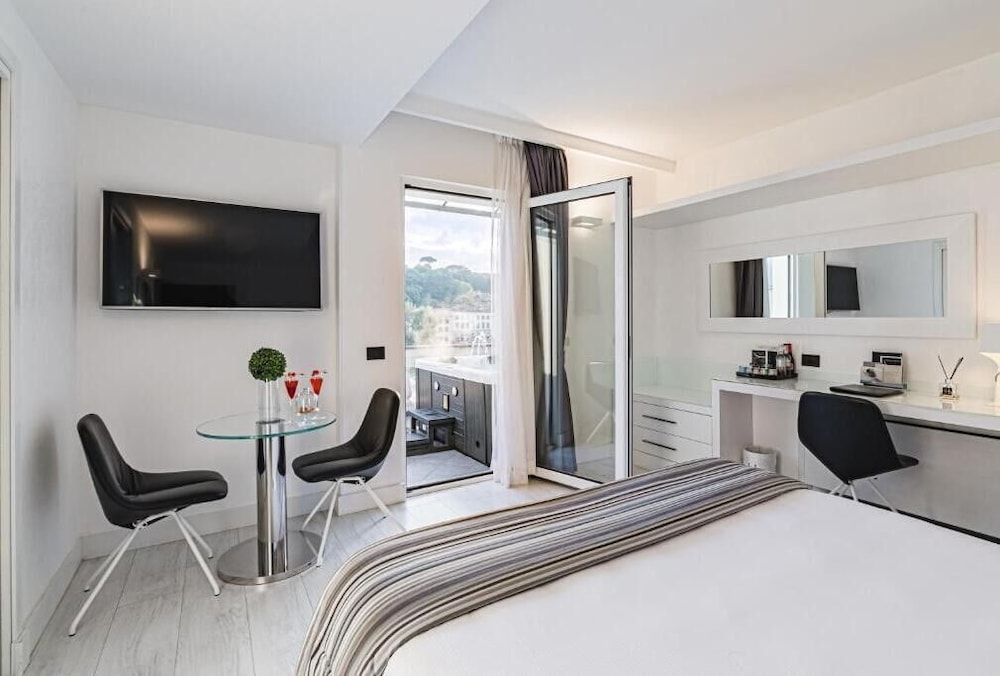 JUNIOR SUITE, RIVER VIEW, TERRACE