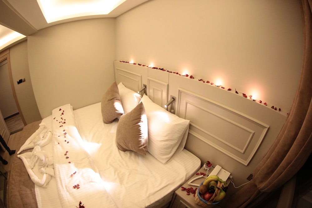 X Nellyi Boutique Hotel 11/50