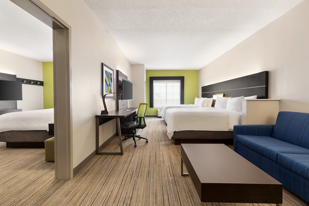 Holiday Inn Express Hotel & Suites Shawnee I-40 35/59
