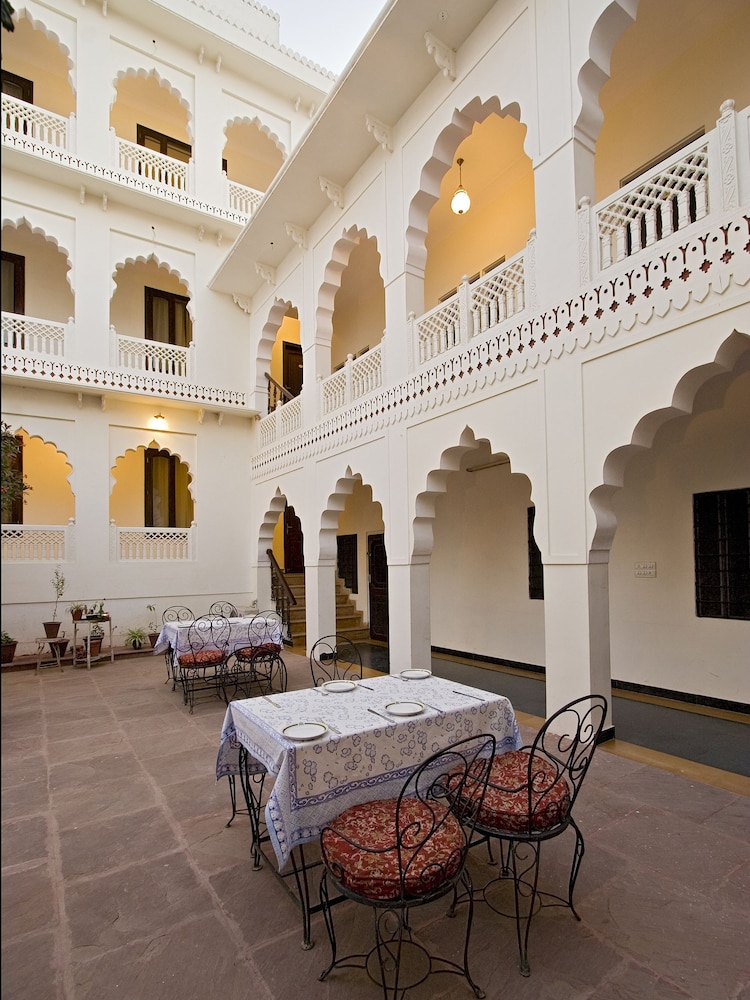 Khandwa Haveli 17/38