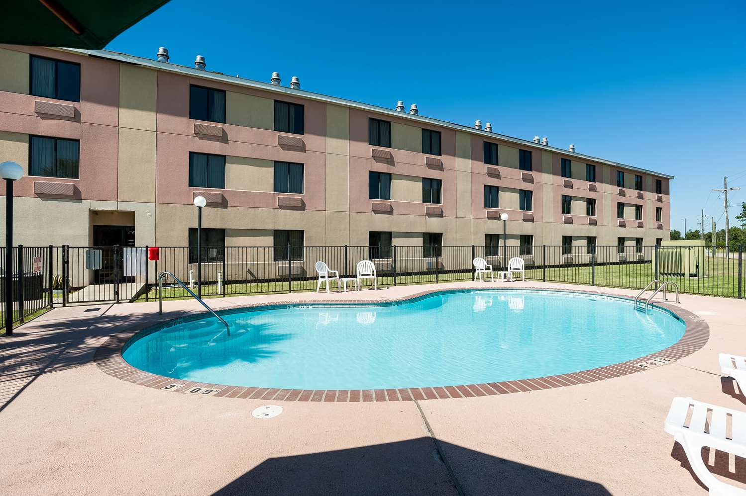 Quality Inn & Suites Lake Charles South 2/18