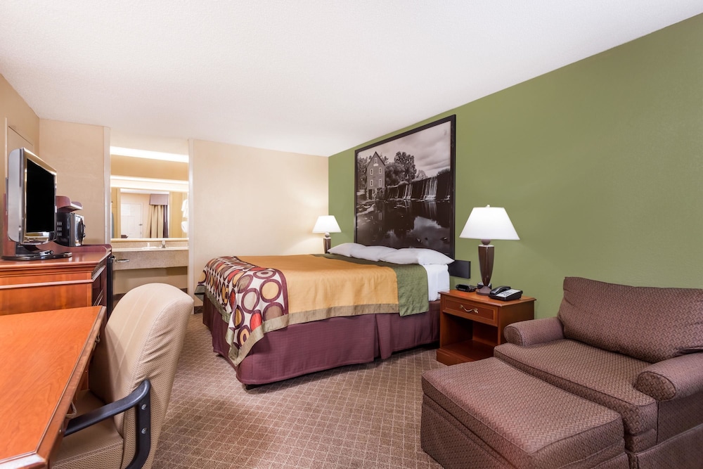 Super 8 By Wyndham Macon West 10/26