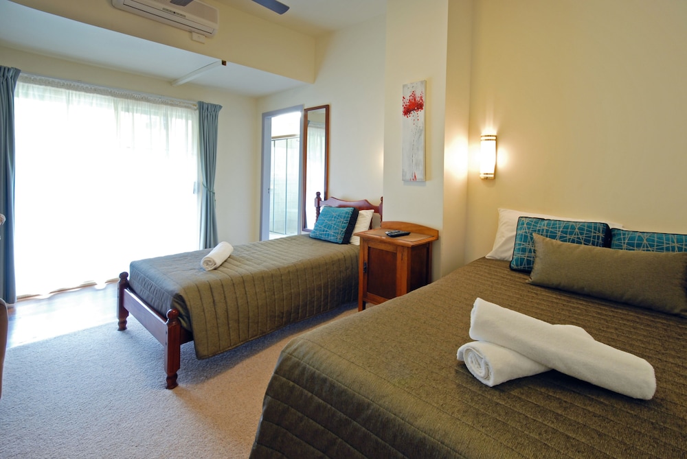 Riverview Boutique Motel 20/48