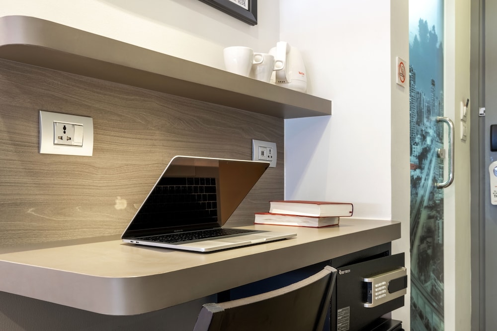 Easy Planet Bangkok Surawong 62/66