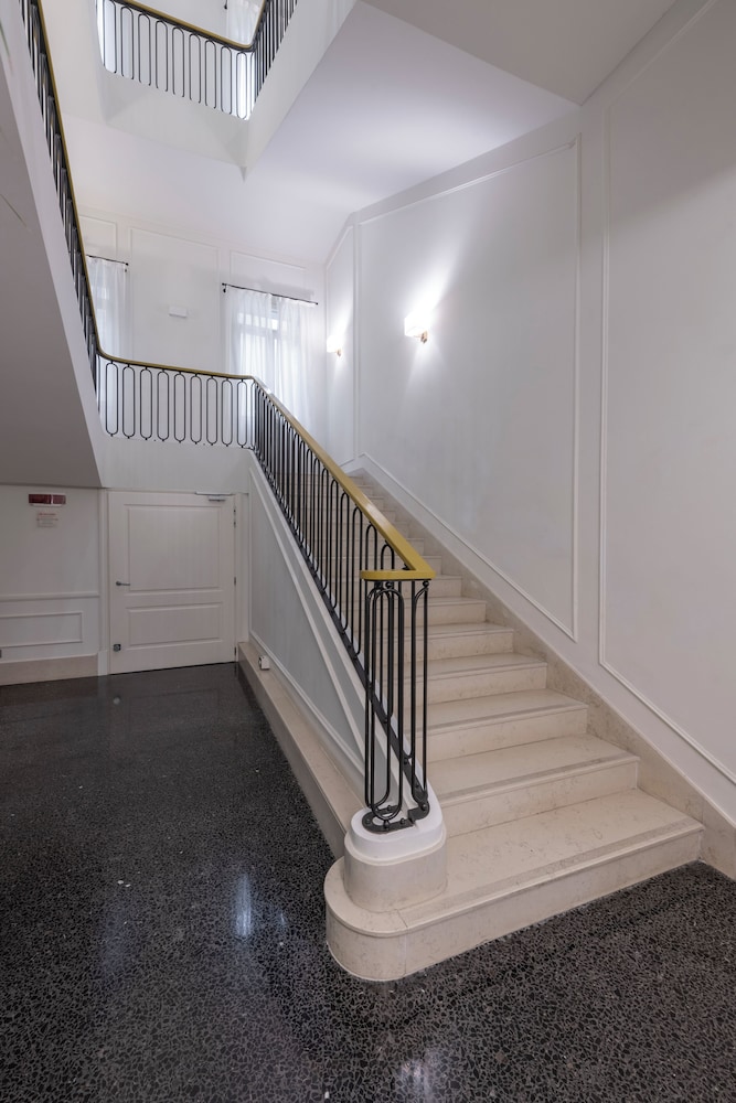 H10 Palazzo Canova 38/75
