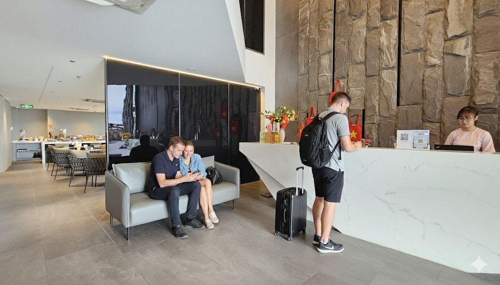 JBAY Beachfront Boutique Hotel 5/33