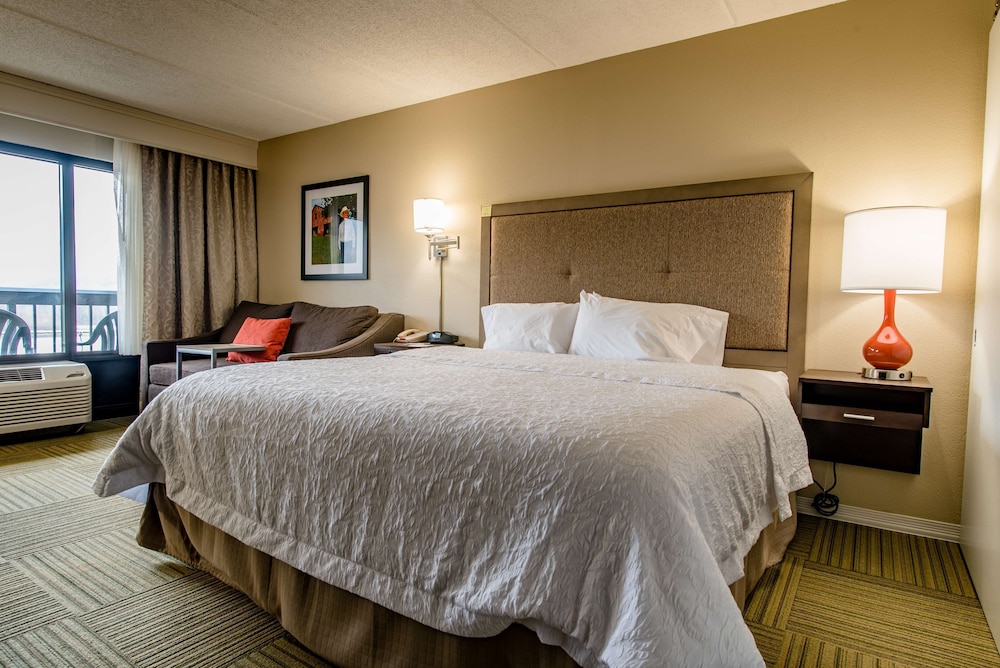 Hampton Inn Caryville-I-75/Cove Lake-State Park 16/84