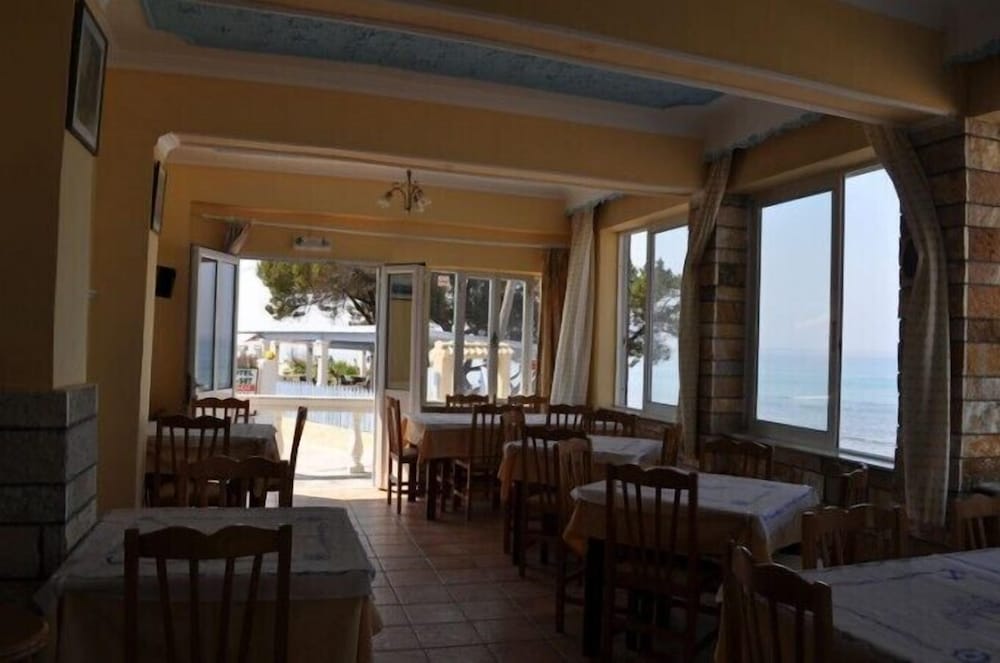 Paramonas Hotel 26/50