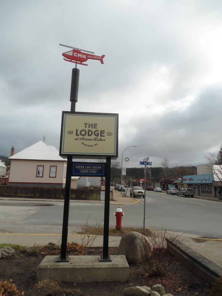 The Lodge at Arrow Lakes 12/17