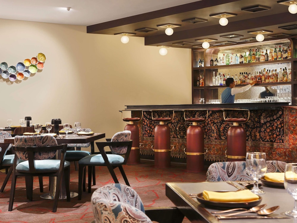 NOVOTEL KOLKATA HOTEL AND RESIDENCES 55/74