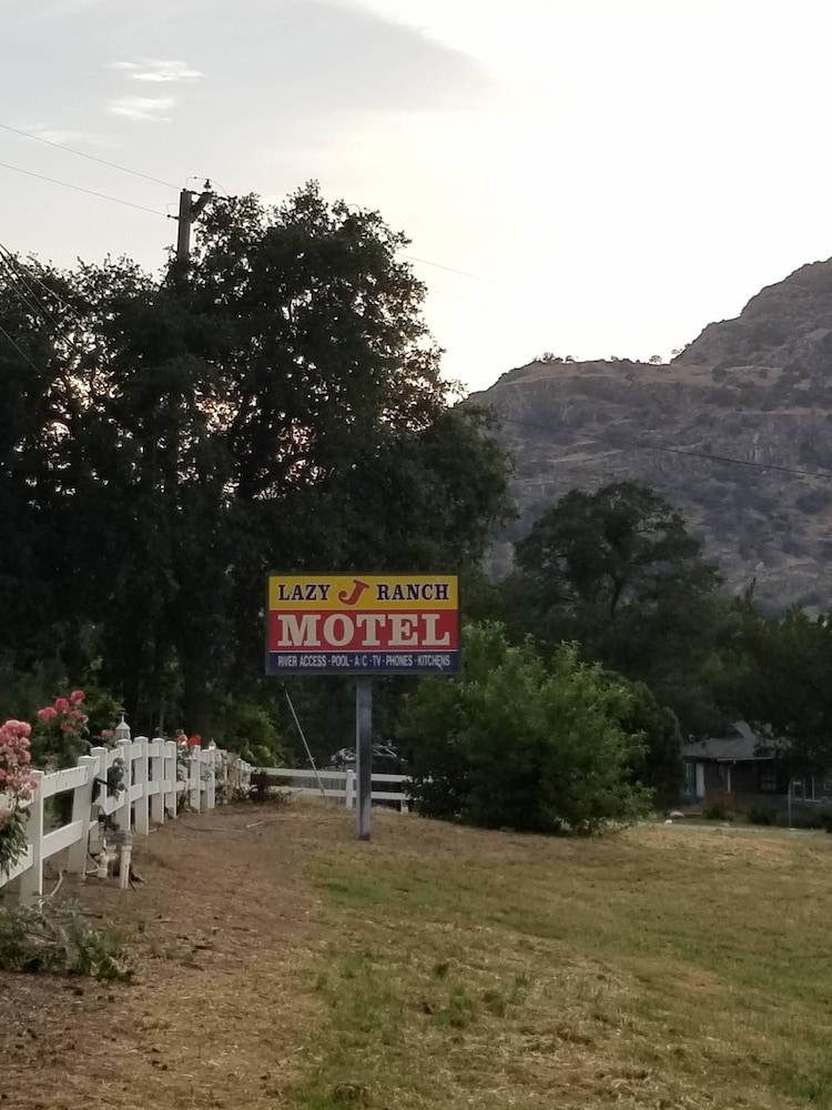 Lazy J Ranch-Americas Best Value Inn 49/52