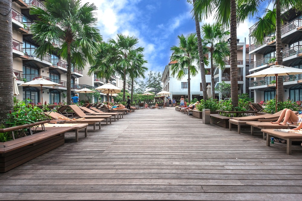 Baan Laimai Beach Resort 57/66
