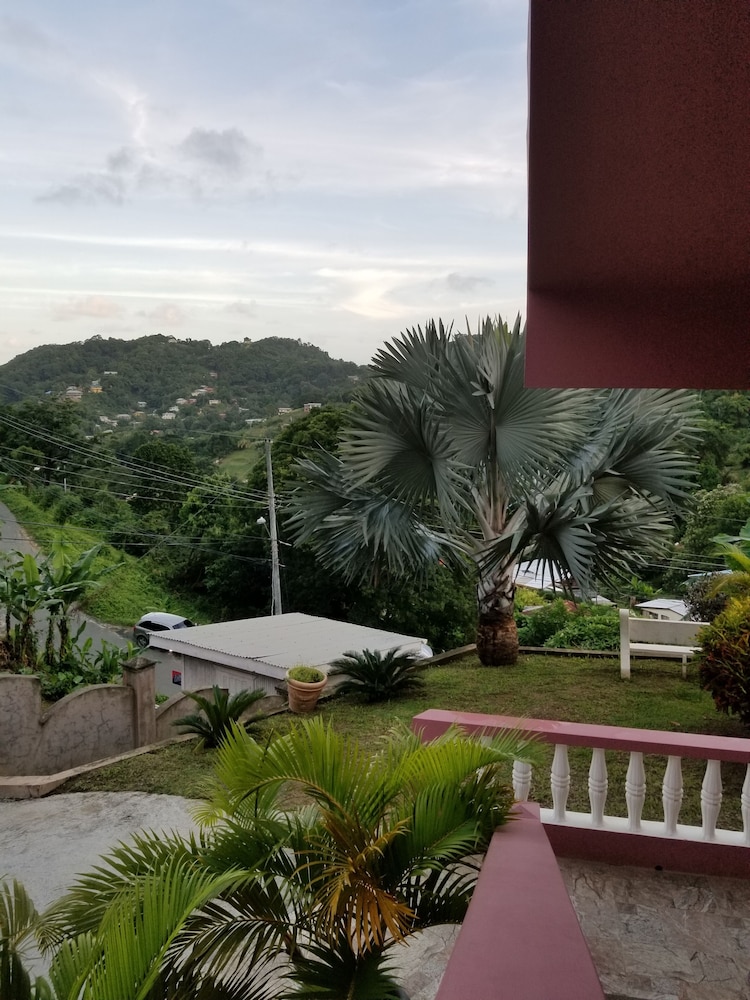 Top Ranking Hill View Guesthouse 18/23