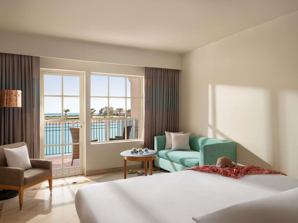 Deluxe, King Bed, Lagoon View