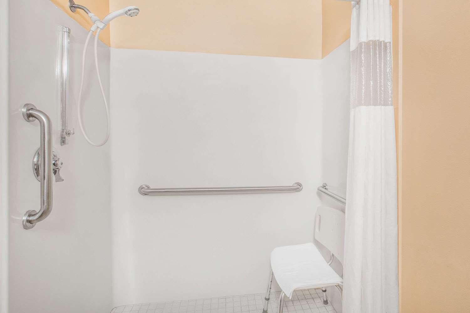 Days Inn by Wyndham Worthington 20/20