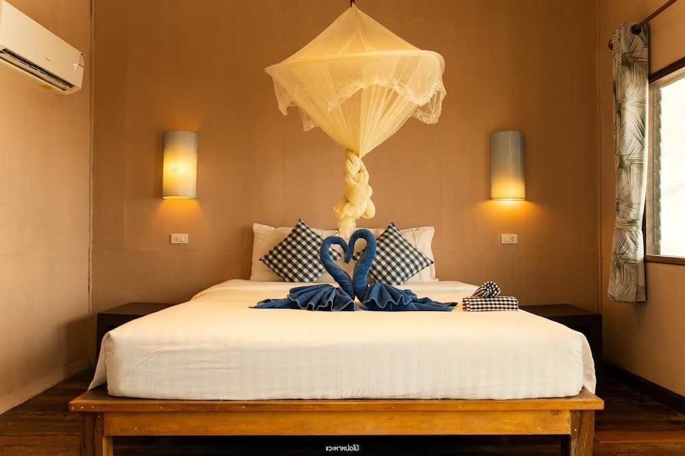 Mayalay Beach Resort 7/50