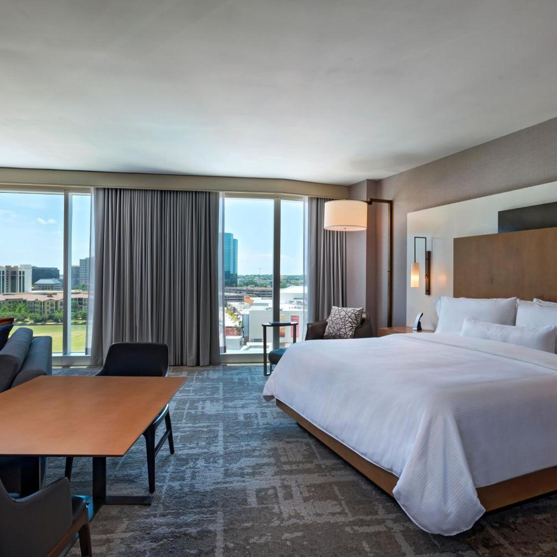 1 Bedroom, Renovated, Suite, King Bed, Club Floor