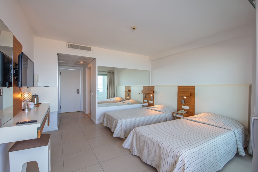 Delta Hotel 17/65