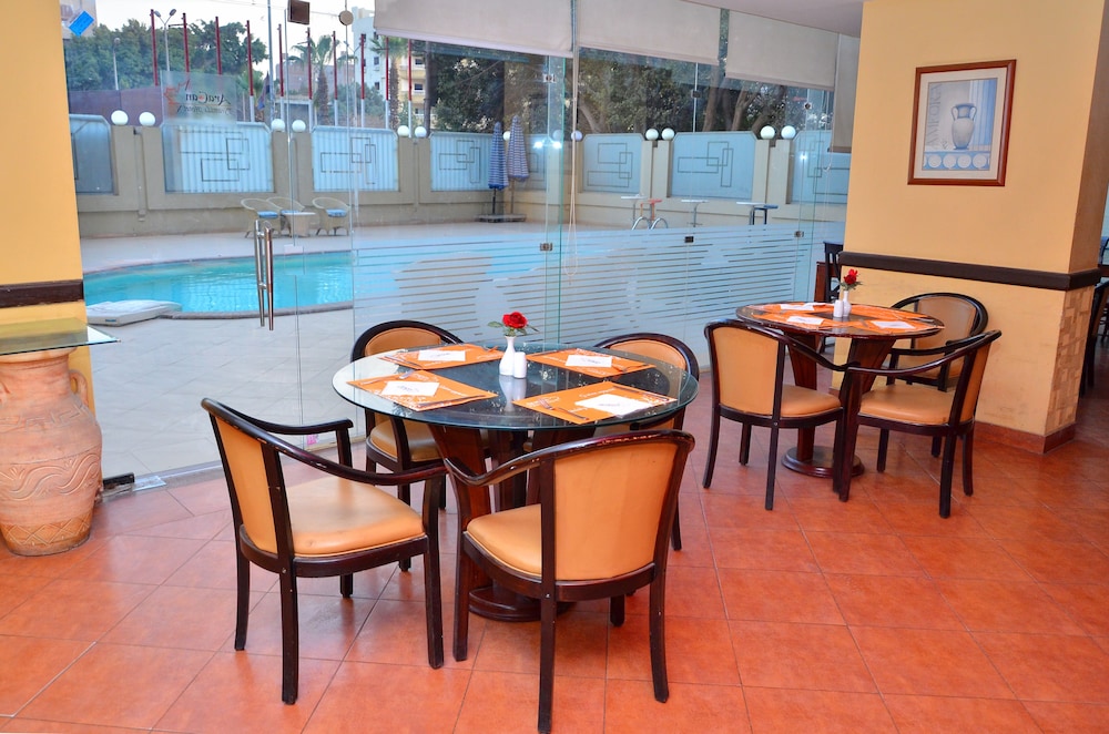 Aracan Pyramids Hotel 53/68