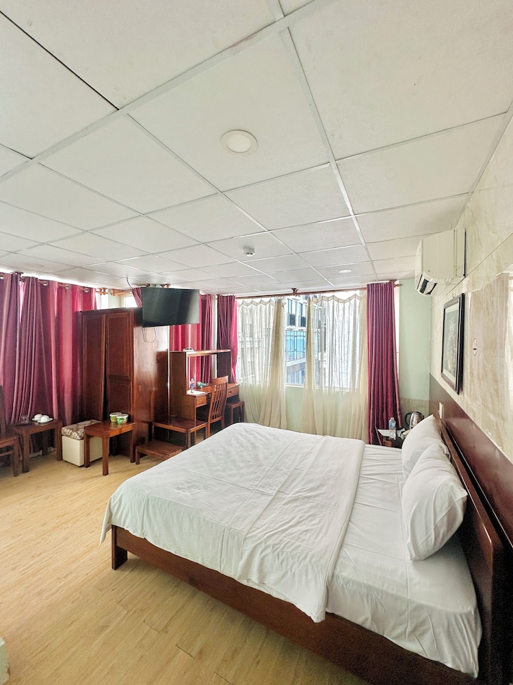 Art Deluxe Hotel 24/60